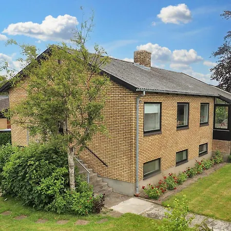 6-person In Strandby