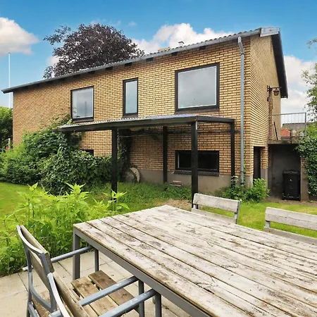 6-person In Strandby